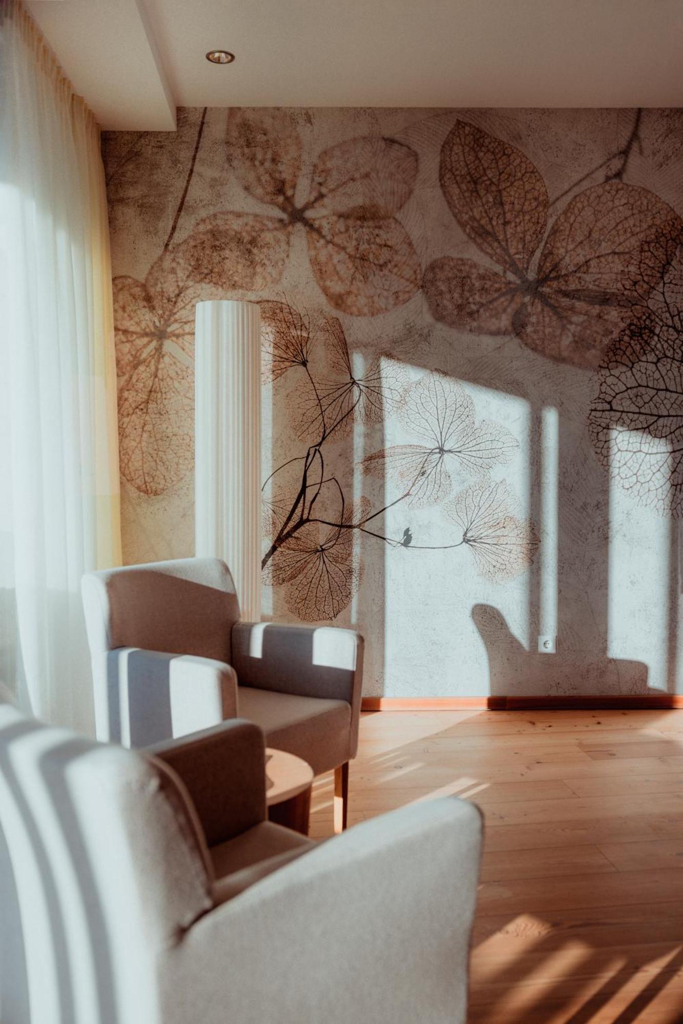 Hotel Der Waldhof Foiana Esterno foto