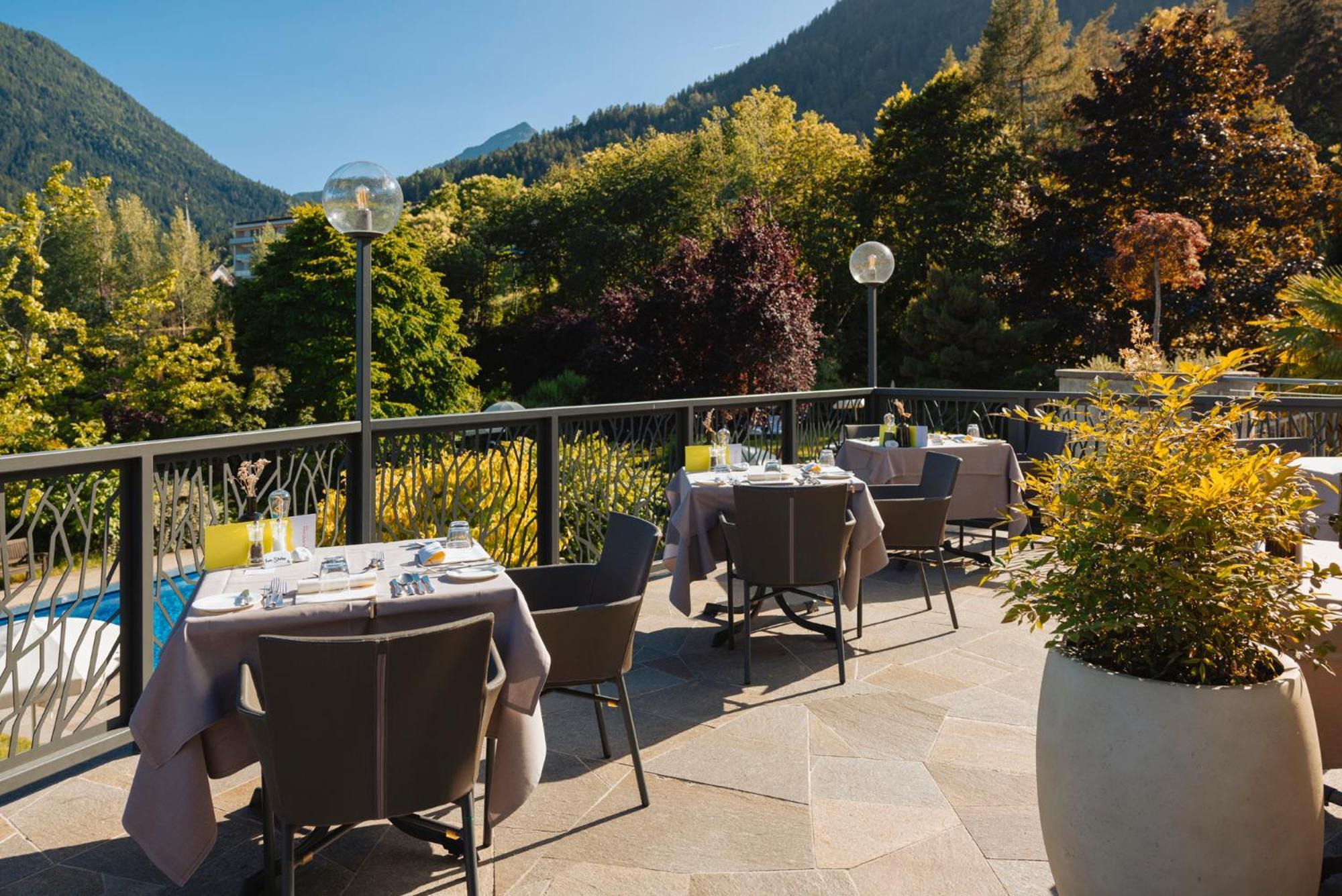 Hotel Der Waldhof Foiana Esterno foto