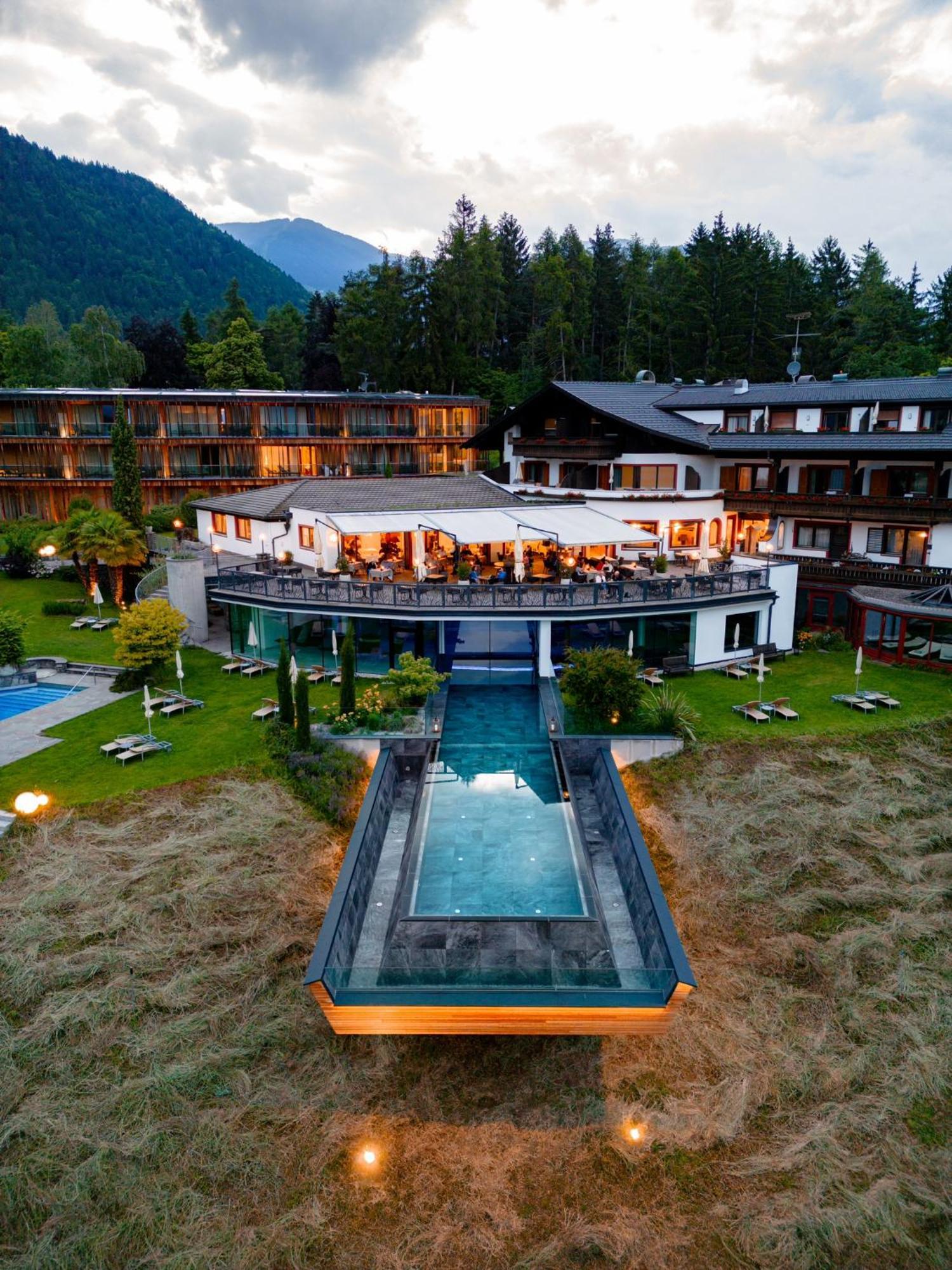 Hotel Der Waldhof Foiana Esterno foto